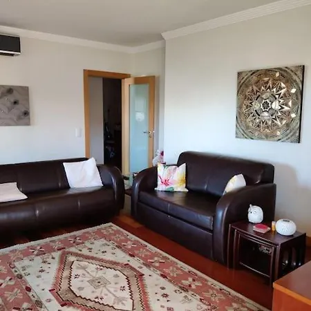 2 Bedroom Floor In *