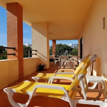 2 Bedroom Floor In Албуфейра