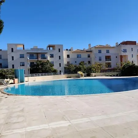 2 Bedroom Floor In * Албуфейра